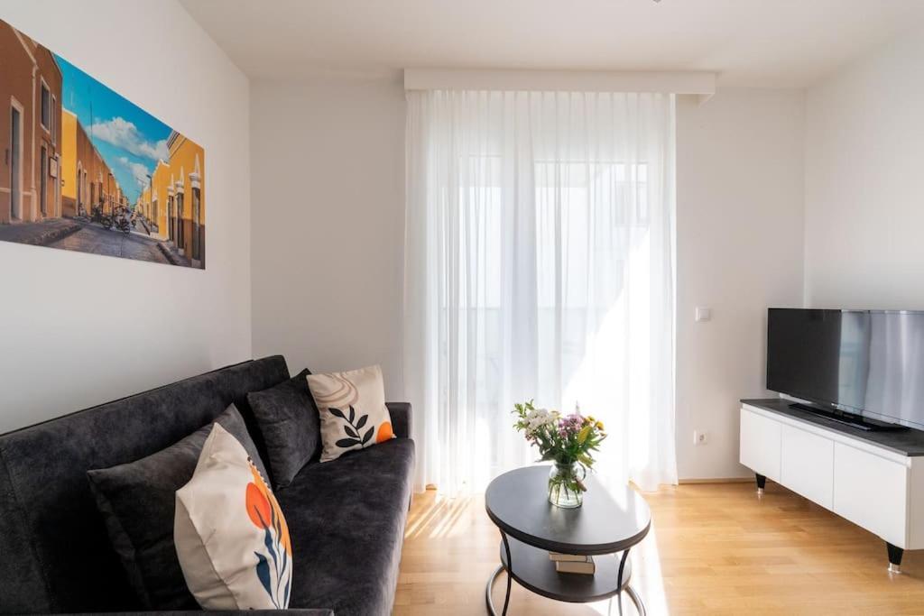 Sunny 1Br Home With Balcony By Hm Wien Eksteriør bilde