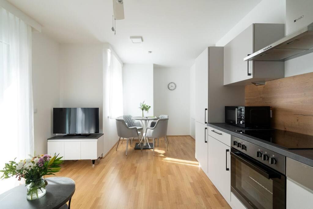 Sunny 1Br Home With Balcony By Hm Wien Eksteriør bilde